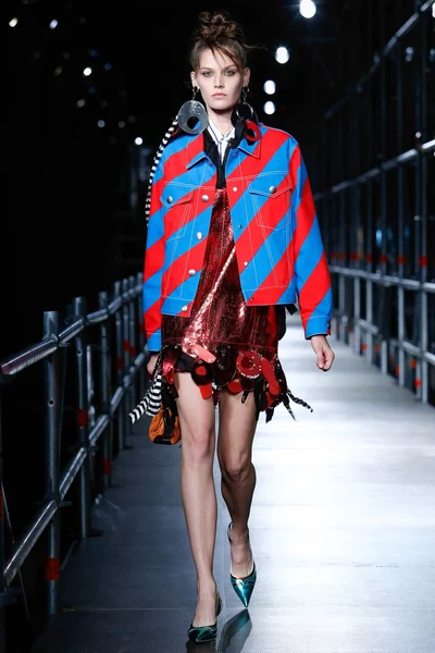 Look 24